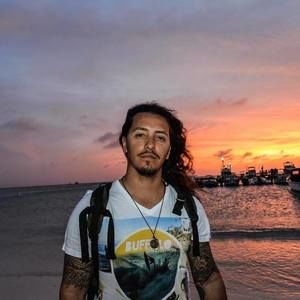 Meet your Posher, Christopher